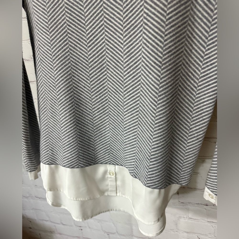 Adrienne Vittadini Gray Herringbone Mock Neck Layered Hem Sweater XS - Picture 6 of 6